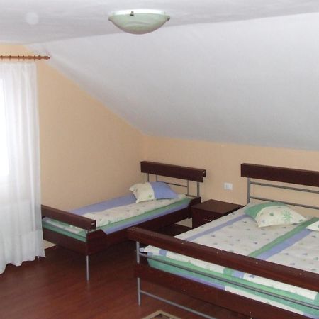 Pensiunea Bryanna Villa Cavnic Cameră foto